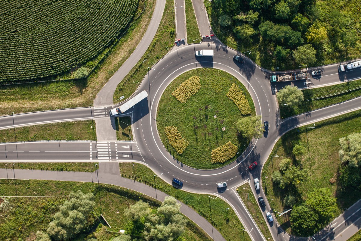 Who has right of way? Road rule about slip lane confuses motorists